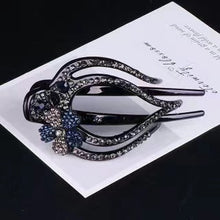 Load image into Gallery viewer, Sparkly Alligator Hair clips with heart  (Five colours)