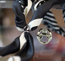 Load image into Gallery viewer, Small Pins using for medium and small scarf (seventeen colours/patterns)