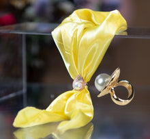 Load image into Gallery viewer, Small Pins using for medium and small scarf (seventeen colours/patterns)