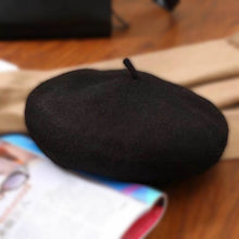 Load image into Gallery viewer, Wool beret hat 2 (Eleven colours)
