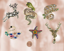 Load image into Gallery viewer, Sort of animal brooches  (one piece price from $8-$15)
