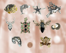 Load image into Gallery viewer, Sort of animal brooches  (one piece price from $8-$15)
