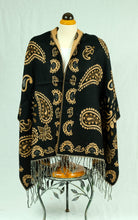 Load image into Gallery viewer, Winter shawl with cashew nuts pattern (Five colours)
