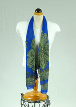 Load image into Gallery viewer, Silk feeling buttoned shawl  (Eleven colours)
