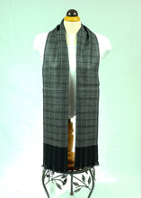 Load image into Gallery viewer, Narrow long wool unisex classic check plaid scarf (Five colours)
