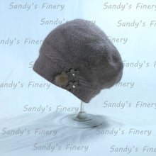 Load image into Gallery viewer, Winter knit Hat 3 (Six colours)
