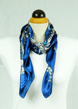 Load image into Gallery viewer, L-feather pattern square scarf (seven colours)
