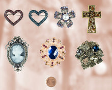 Load image into Gallery viewer, Sort of design brooches  (one piece price from $8-$15)
