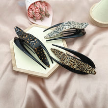 Load image into Gallery viewer, large swallow-tailed Hair clips with animal print 13cm (three-colours )
