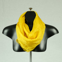 Load image into Gallery viewer, Plain silk feeling buttoned shawl (nine colours)
